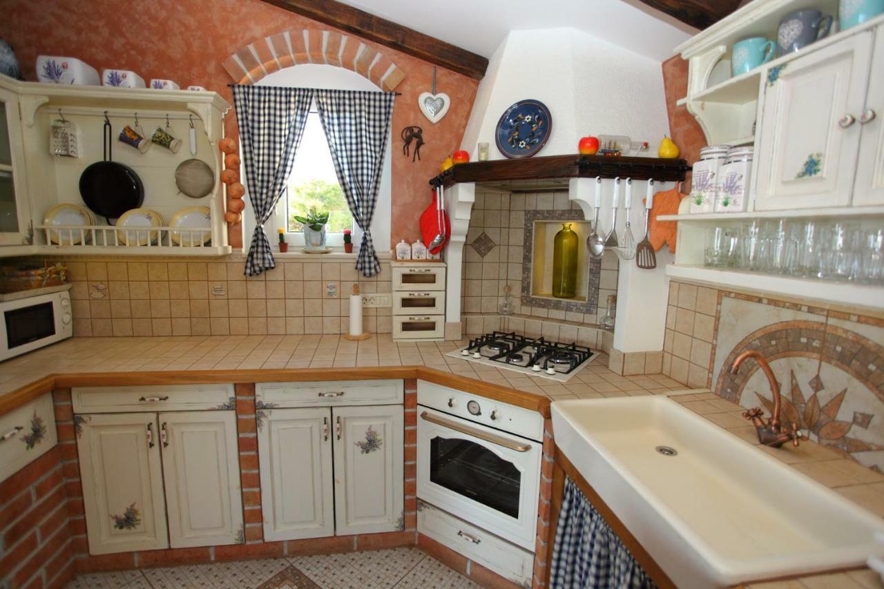 Apartments Rustica Makarska Exteriör bild